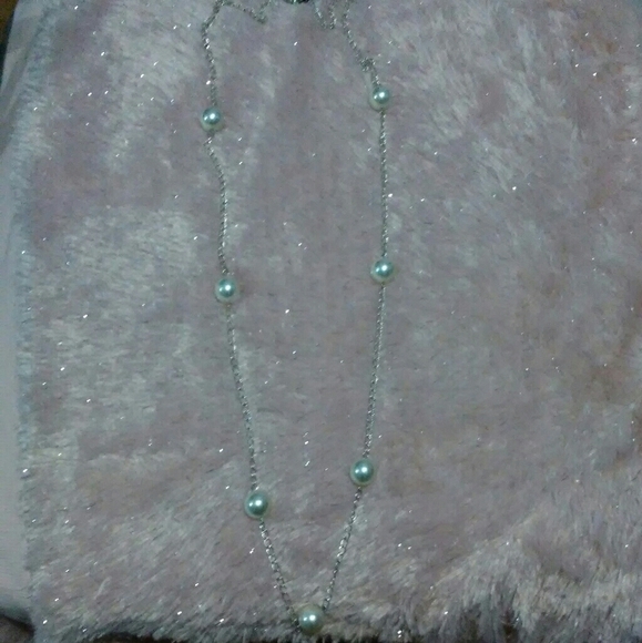Jewelry - Long neckles with pearls.